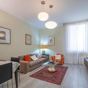 welcoming-and-cozy-2-bedroom-apartment-boscovich.it-lombardy.com/