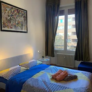 Flat Beetwen Centre And Railway Station!! Apartamento Bolonia