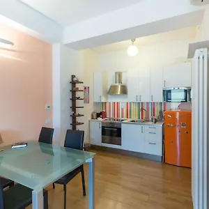 Appartamento Navigli 6 Deluxe, Milano
